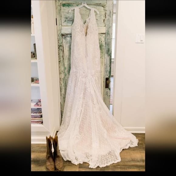 Wedding dress -oleg cassini - Picture 1 of 5